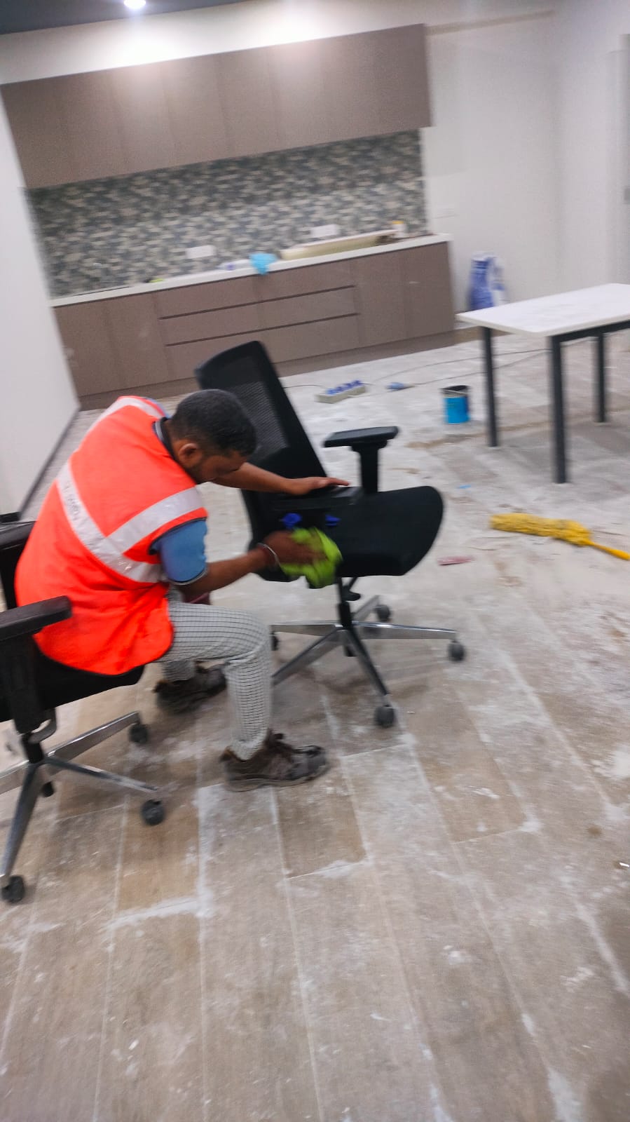 Office cleaning 11